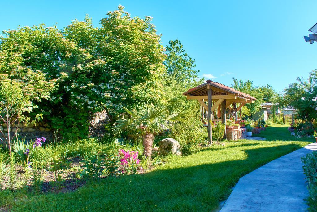 Leila'S Guest House Joqolo Exterior photo